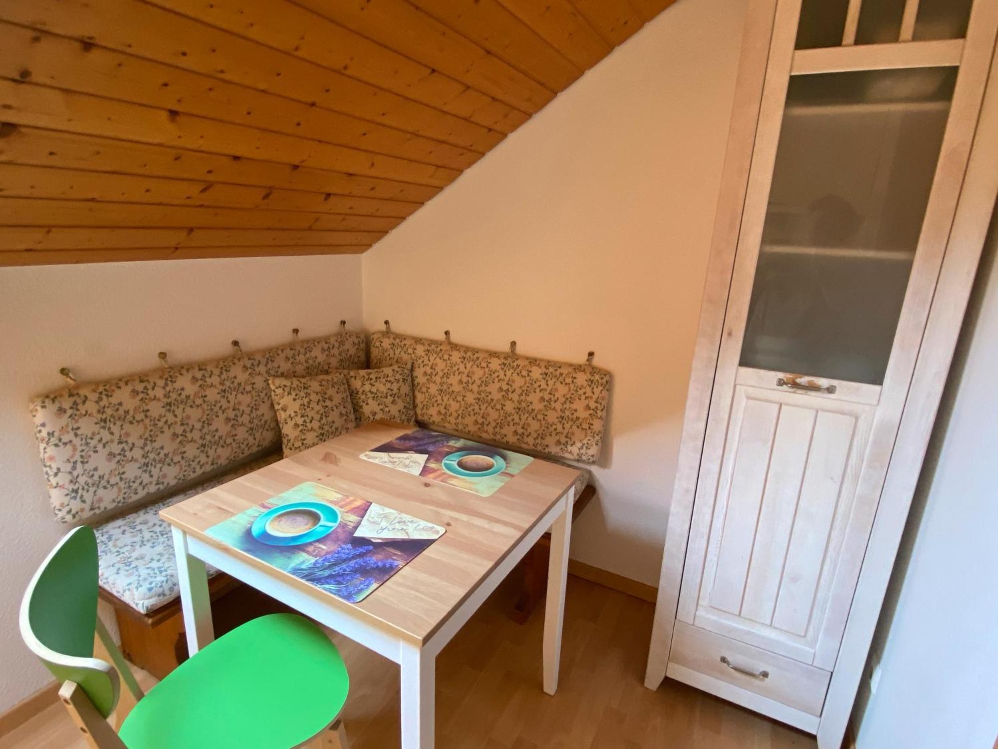 Appartamento Haus Am Sonnenhuegel Bad Urach Esterno foto