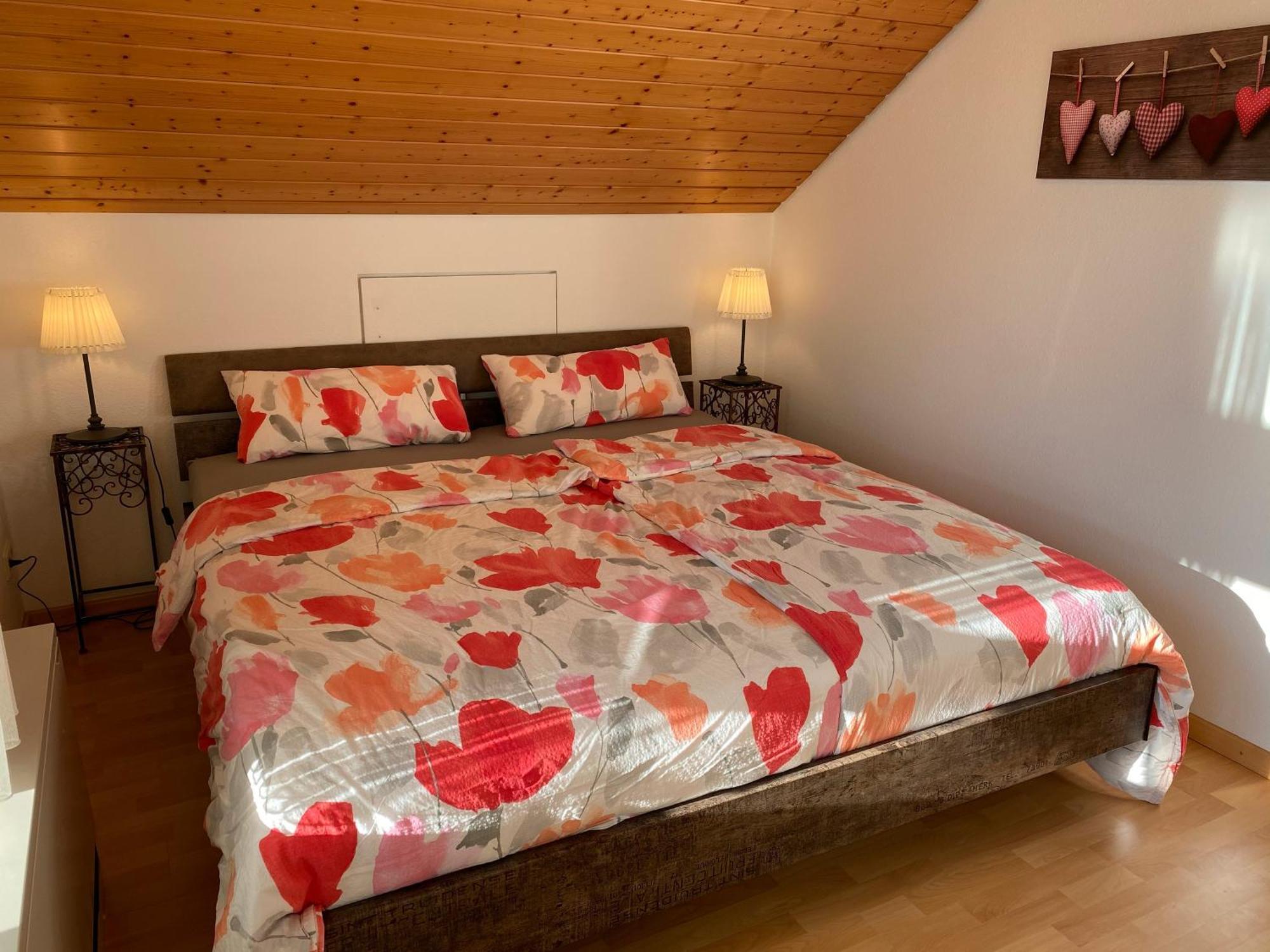 Appartamento Haus Am Sonnenhuegel Bad Urach Esterno foto