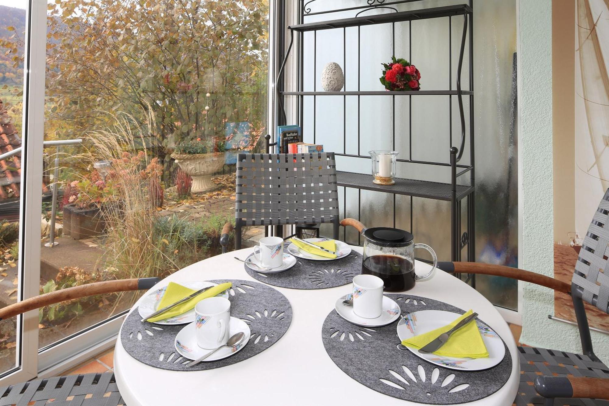 Appartamento Haus Am Sonnenhuegel Bad Urach Esterno foto