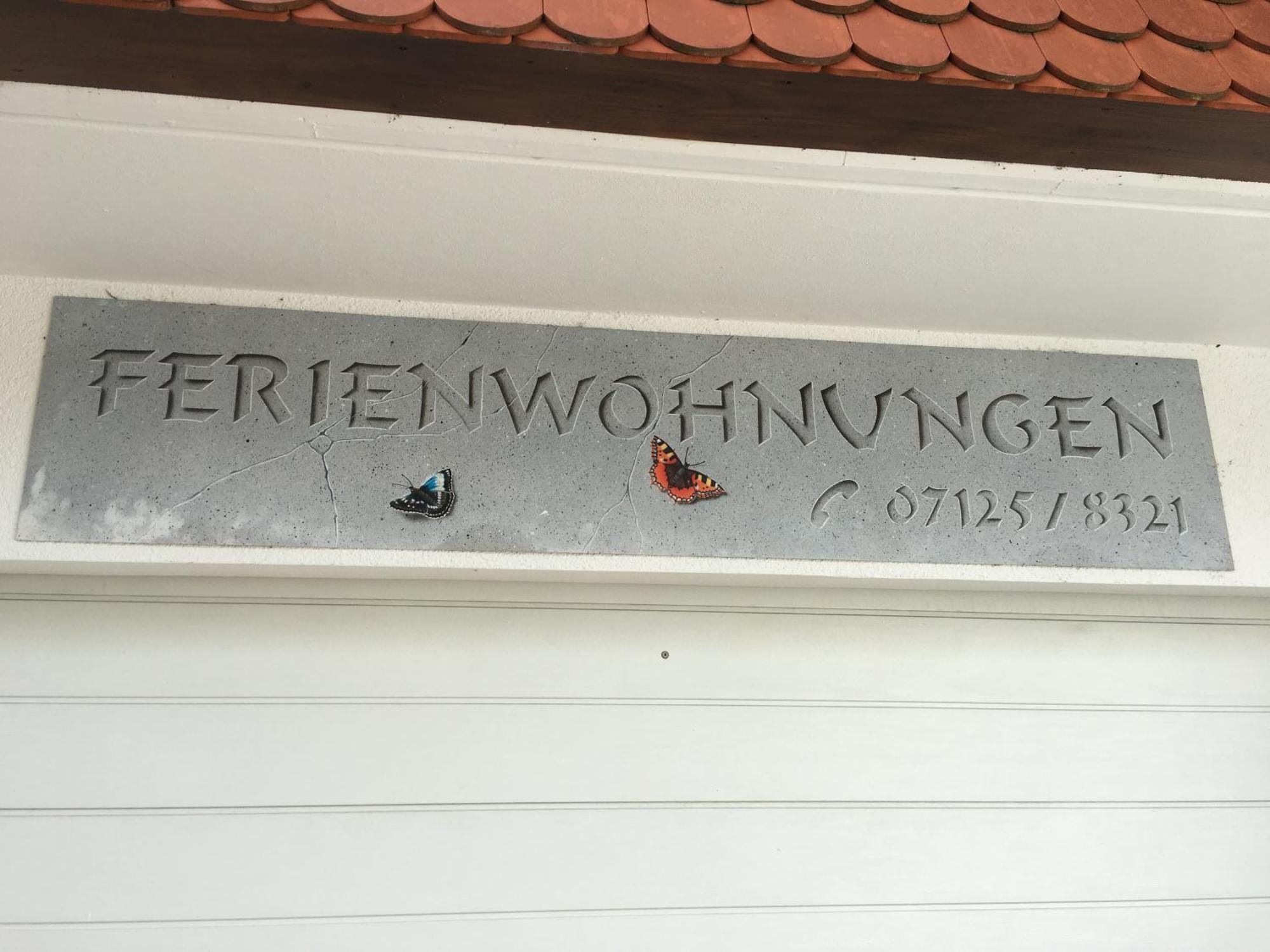 Appartamento Haus Am Sonnenhuegel Bad Urach Esterno foto
