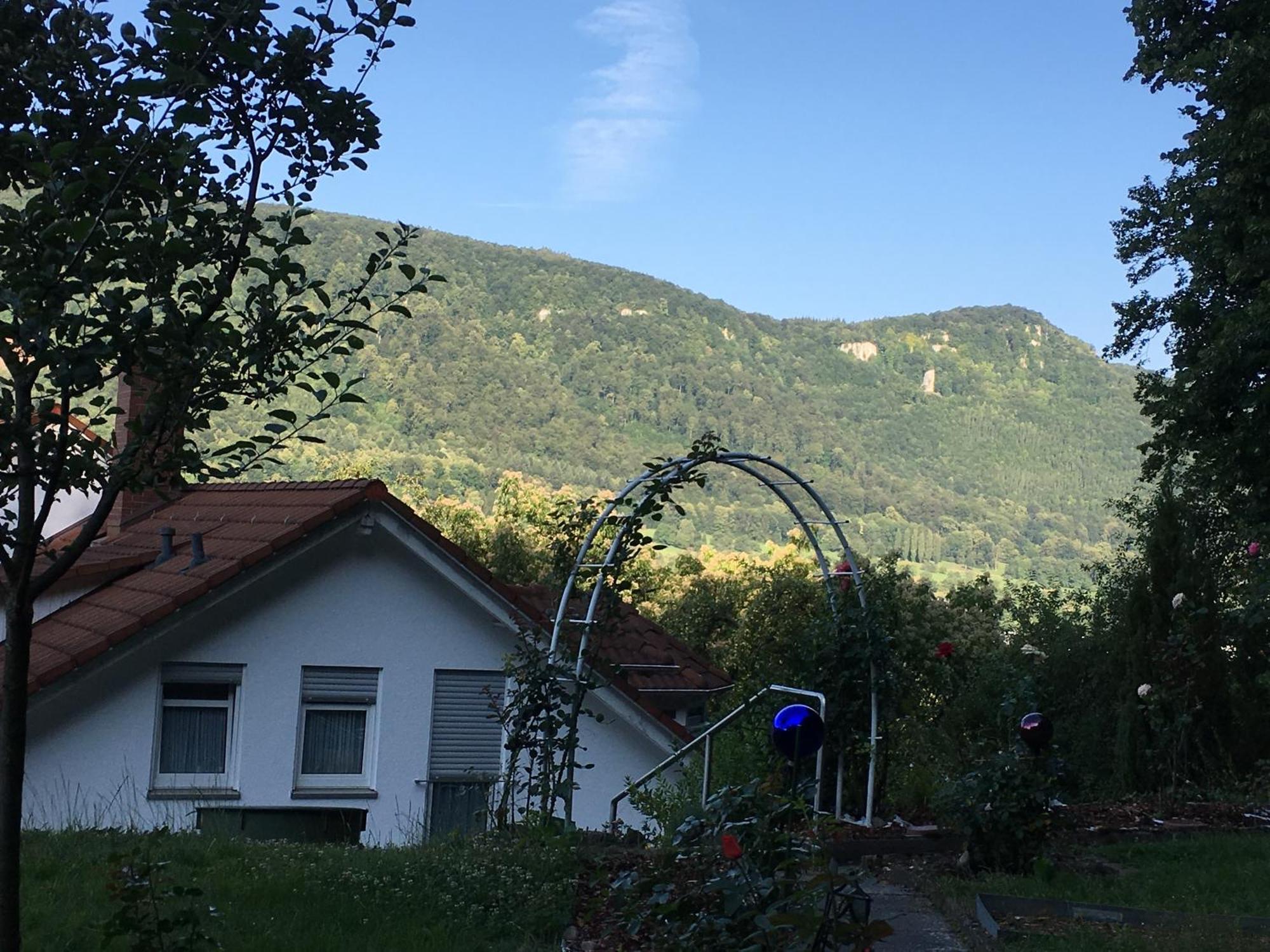 Appartamento Haus Am Sonnenhuegel Bad Urach Esterno foto